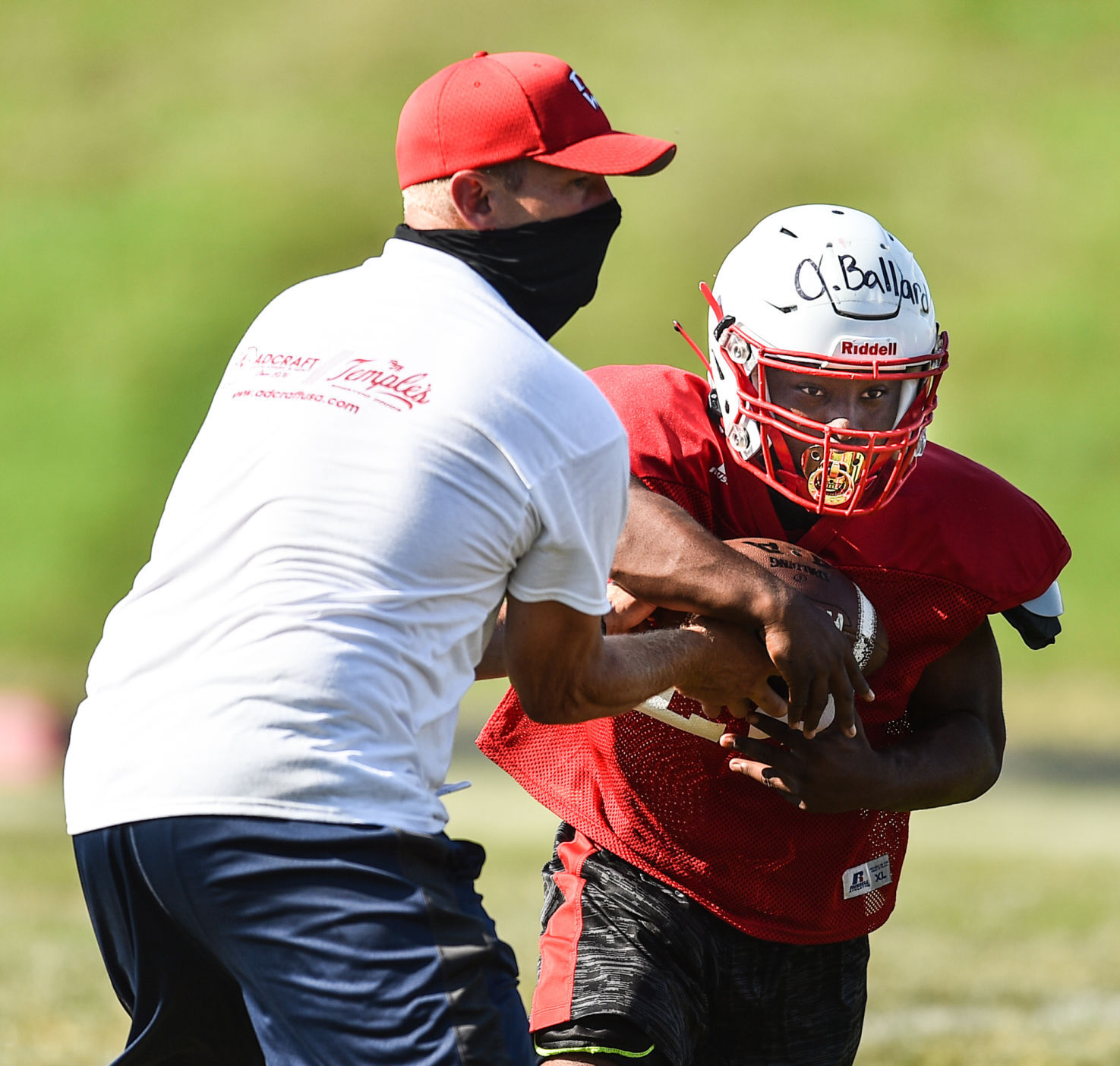 081420-qc-spt-west-football-012